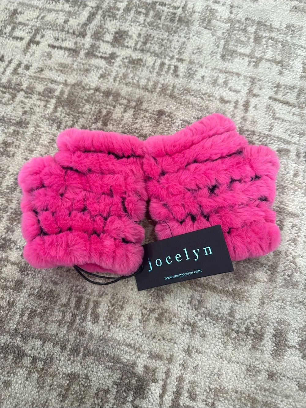NWT Jocelyn Faux Fur Fingerless Mittens Hot Pink Winter Cute